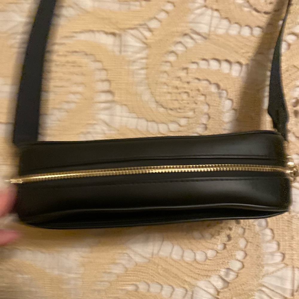 Kate Spade Disney Black crossbody Bag with MARIE from the Aristocats! - Picture 9 of 11